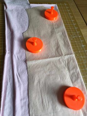 Těžítko "COVERED" (290g)