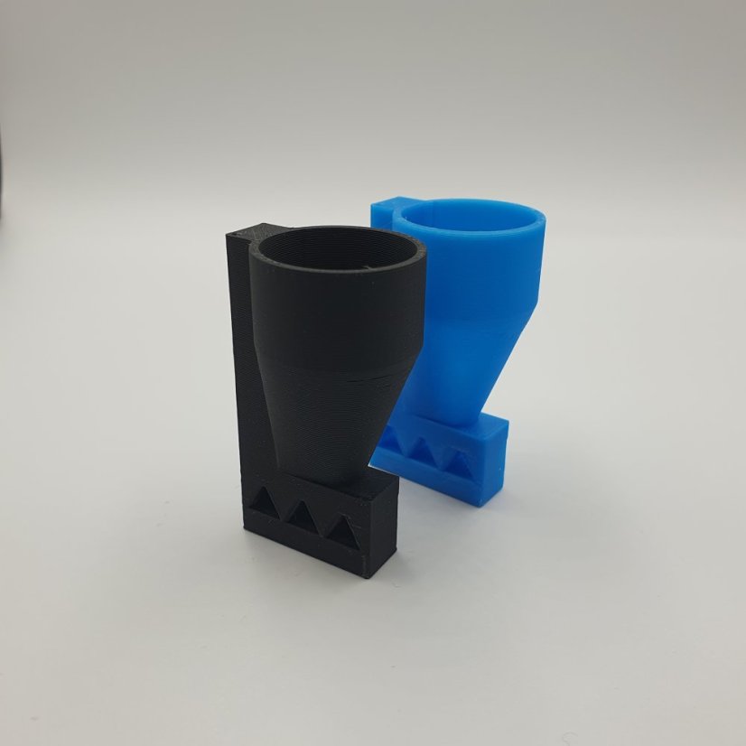 Oddělovač prostoru s držákem na elektronickou tužku