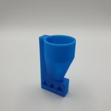 Oddělovač prostoru s držákem na elektronickou tužku